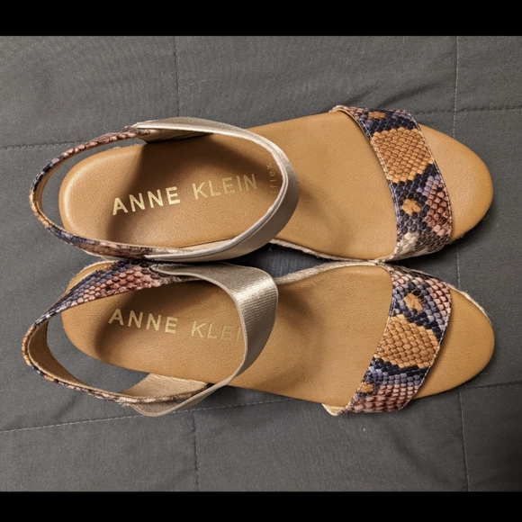 ✨Host Pick - Anne Klein Cara Espadrille Wedge Sandal - NEVER WORN Size 8 - Picture 9 of 11